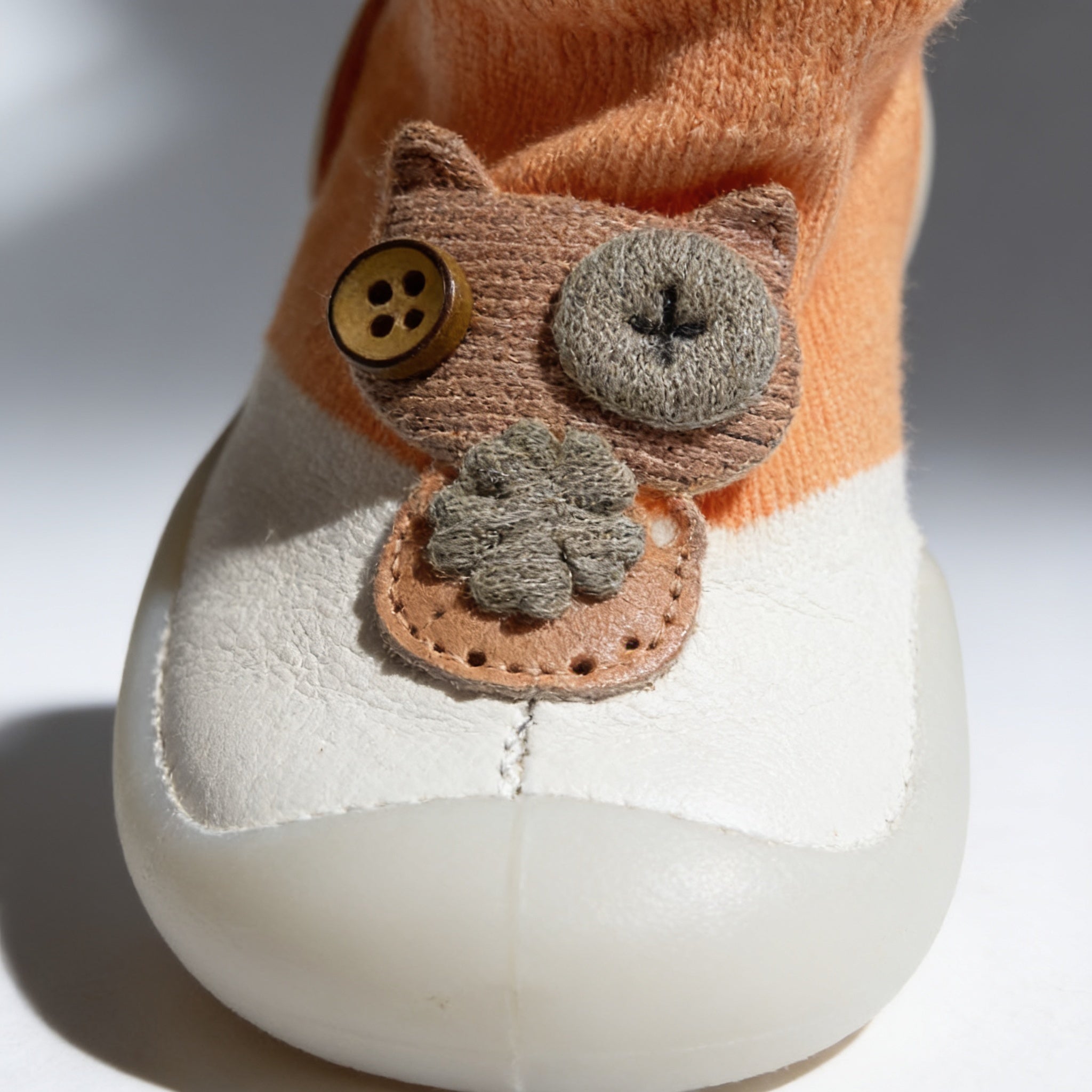 Chaussures bebe semelle caoutchouc AL0025 - detail de la matiere - Candy Bebe