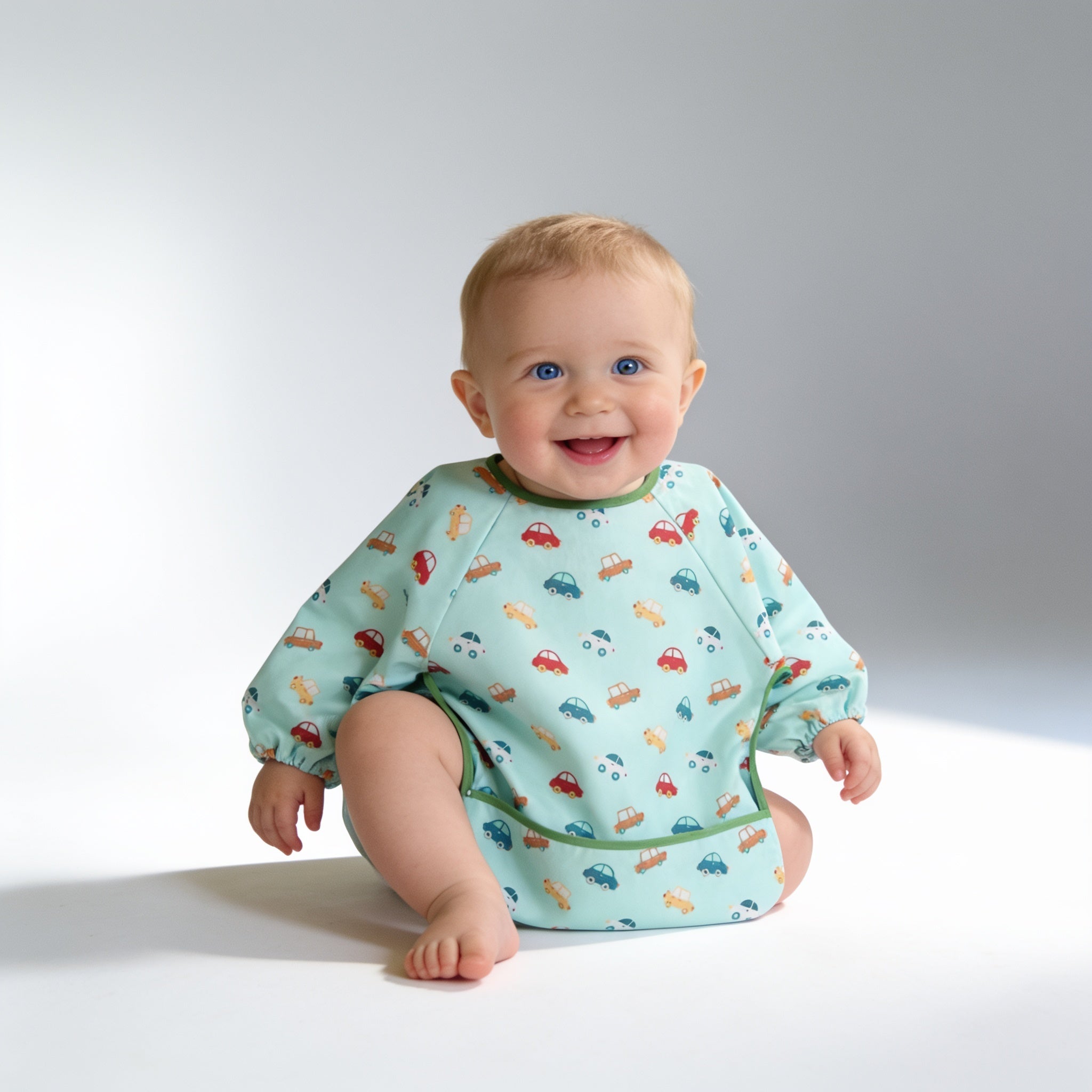 Tablier de protection bebe - porte par un enfant - Candy Bebe