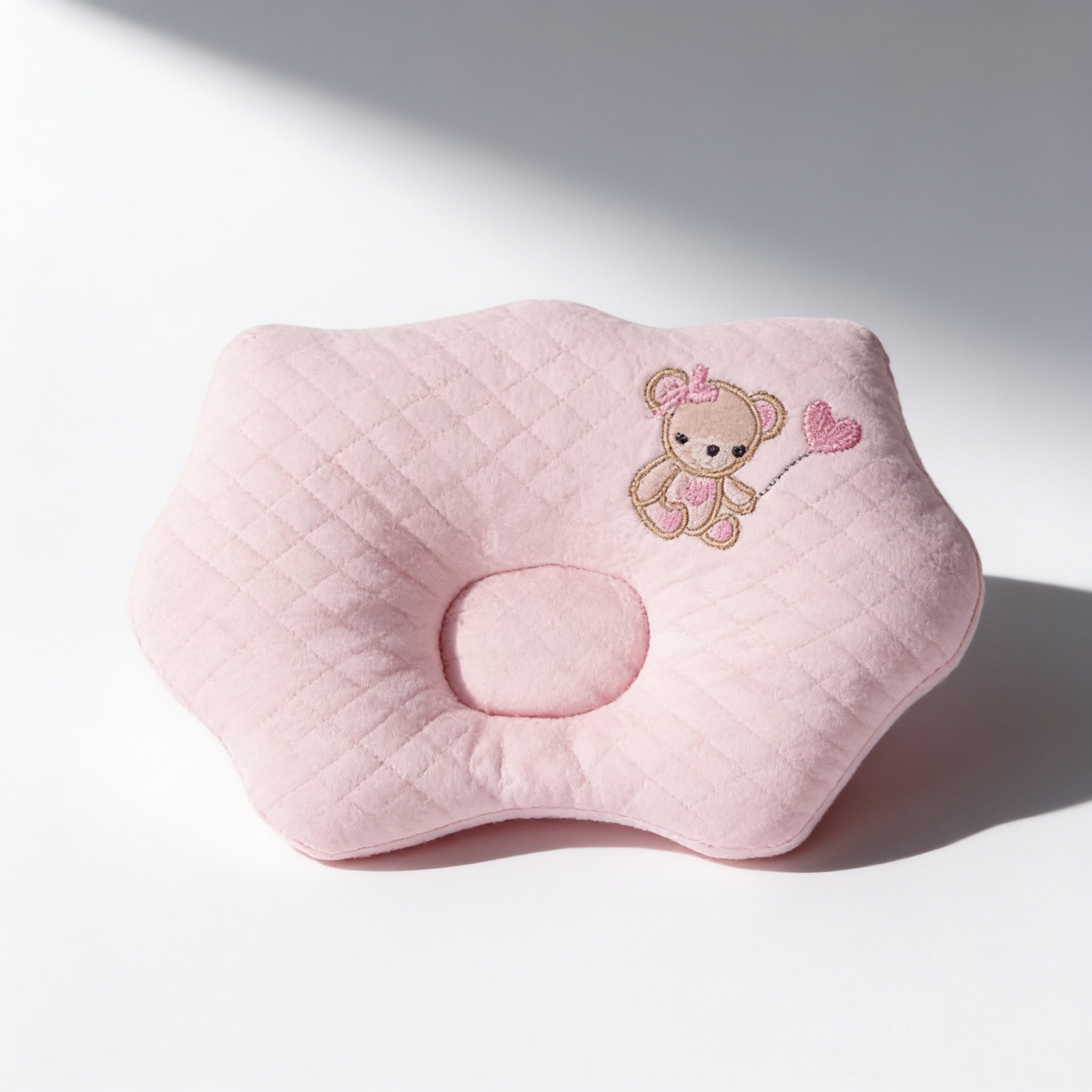Coussin matelasse bebe - detail de la matiere - Candy Bebe