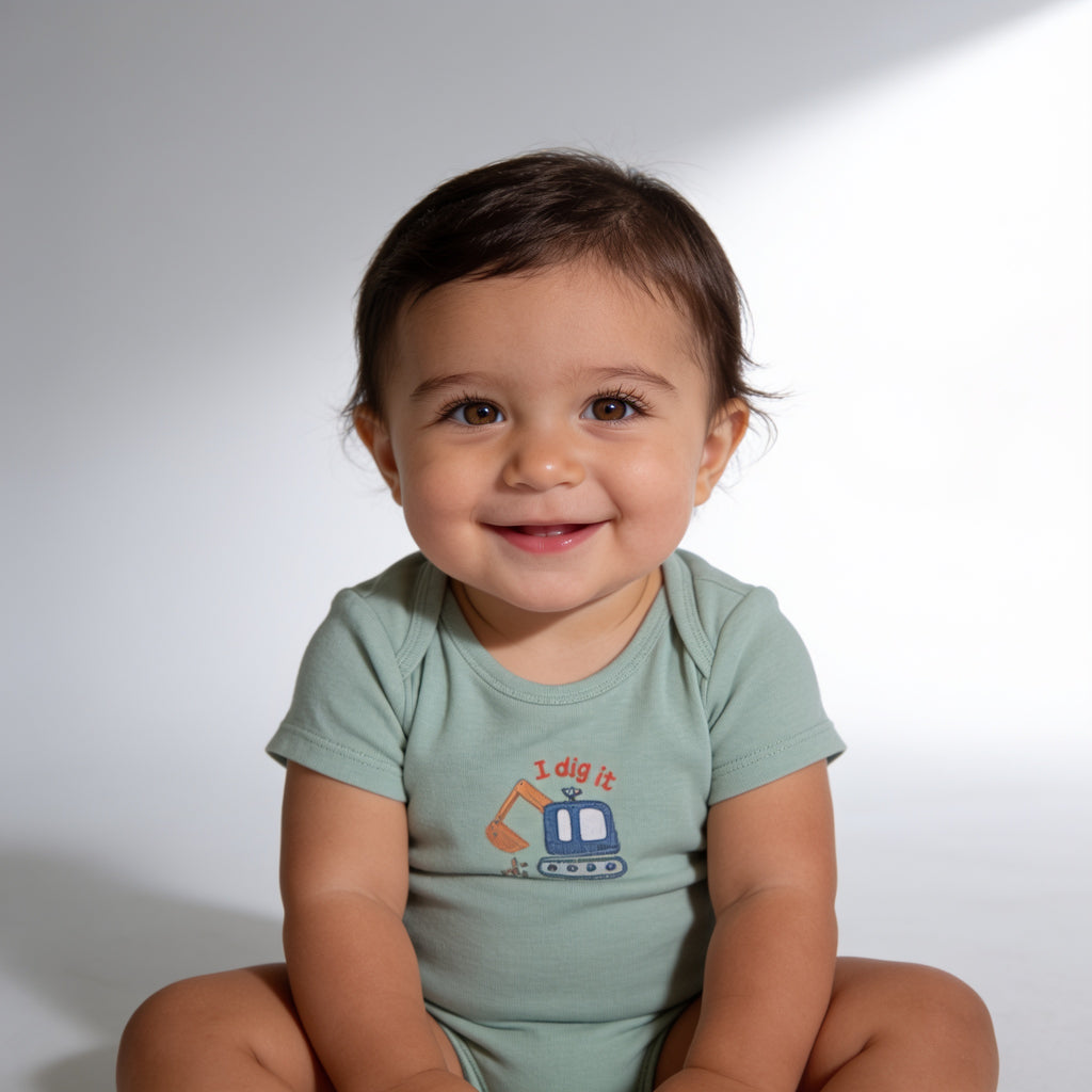 Coffret naissance 5 pieces - porte par un enfant - Candy Bebe