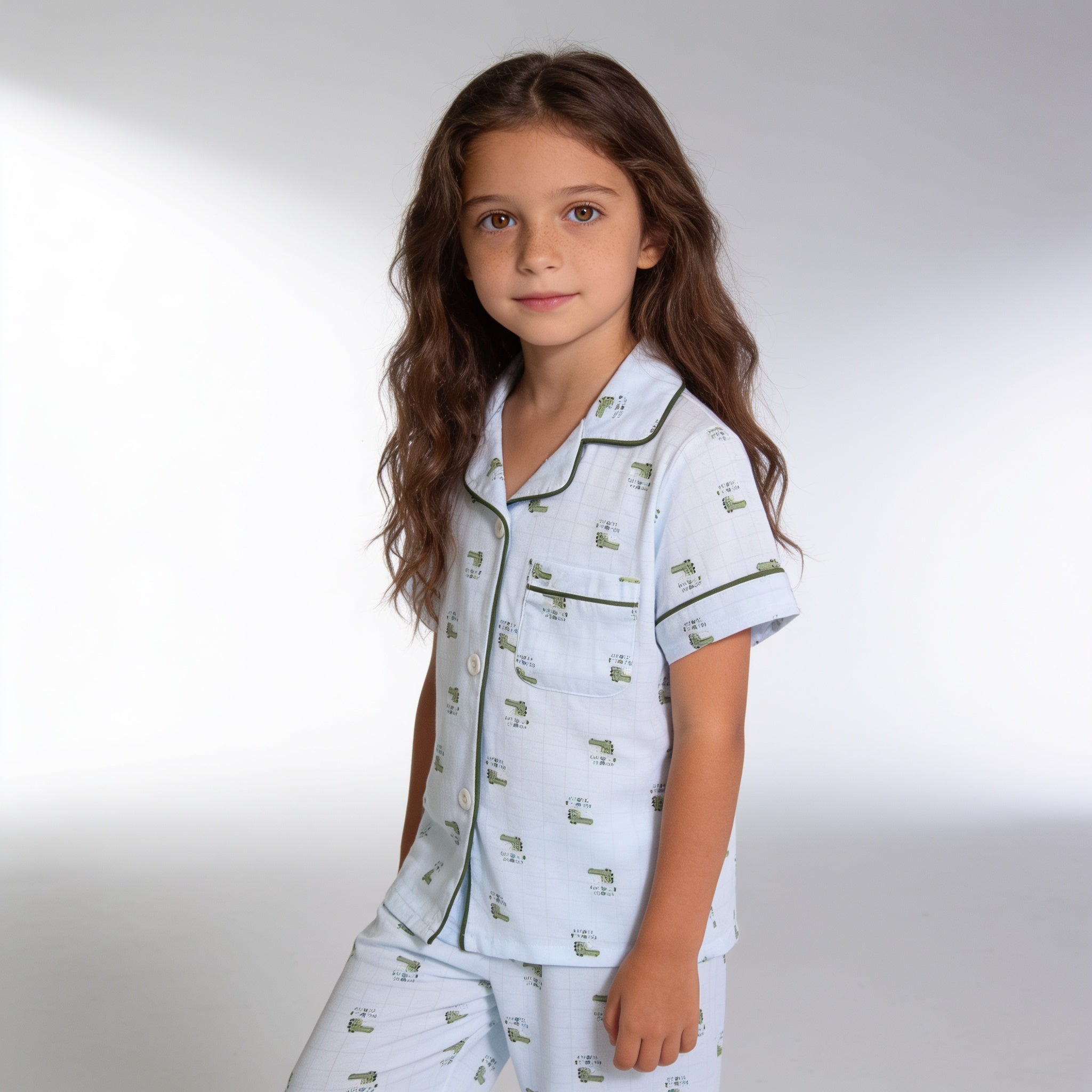 Pyjama enfant - bleu crocodile - porte par un enfant - Candy Bebe
